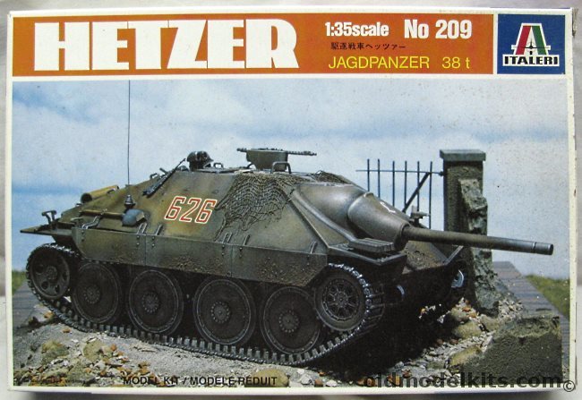 Italeri 1/35 Hetzer Jagdpanzer 38t, 209 plastic model kit